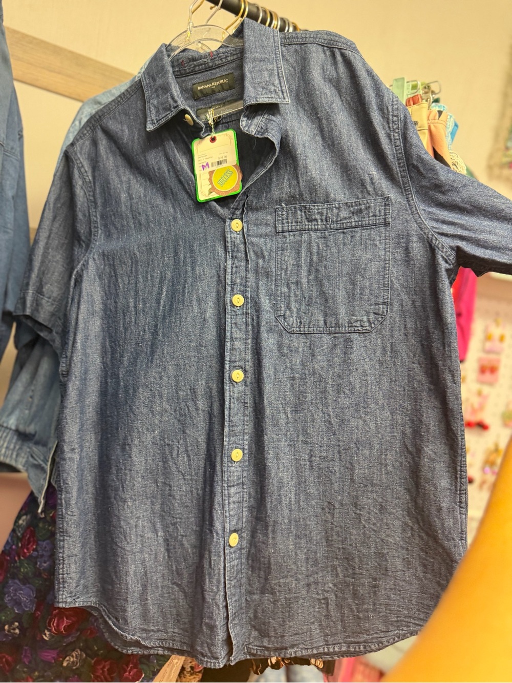 Banana Republic Chambray Short Sleeve Button-Up Shirt | Size Medium - Picture 5 of 5